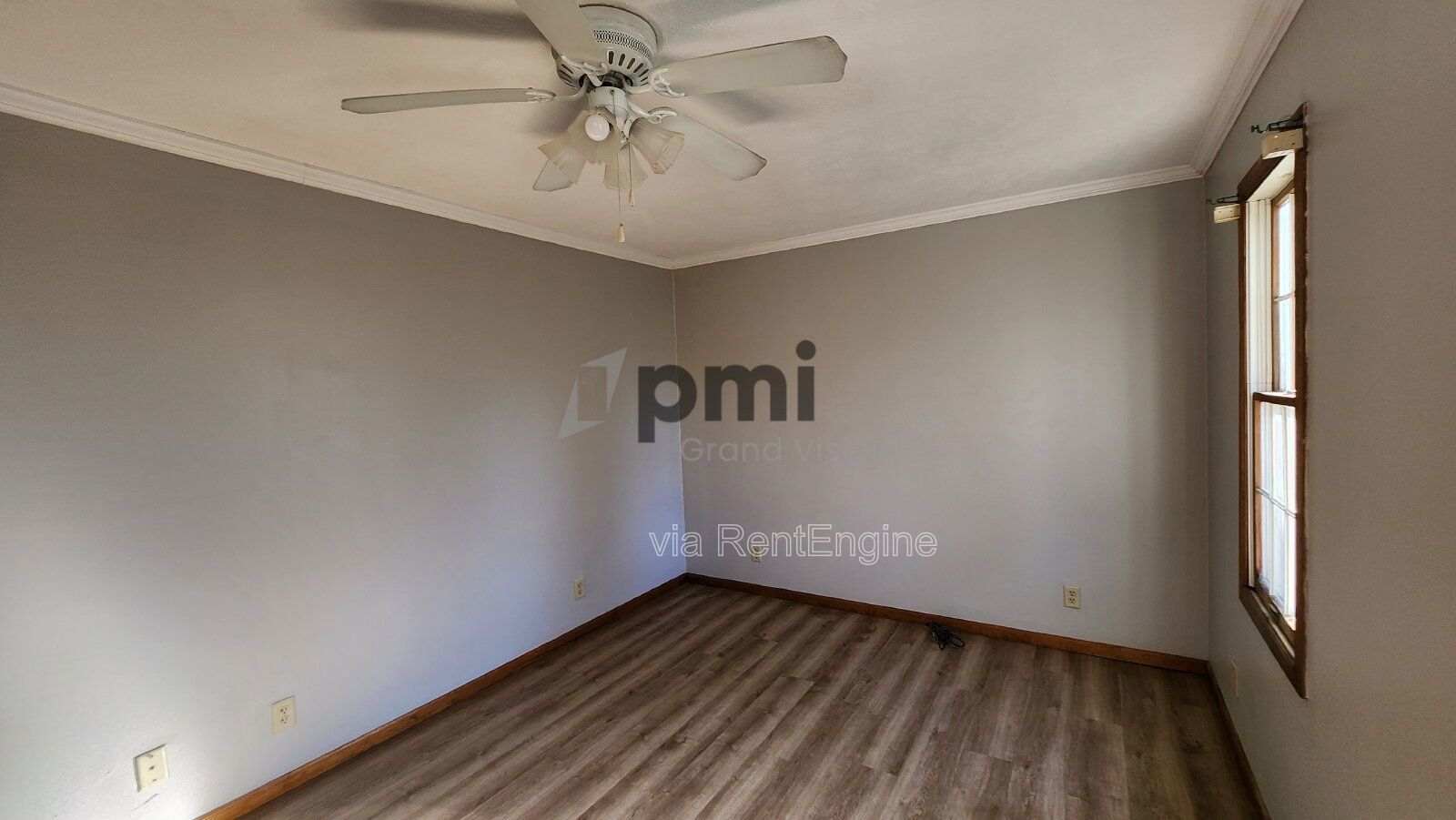 Charming 3-Bedroom Retreat with 2 Full Baths in Warrensburg! property image