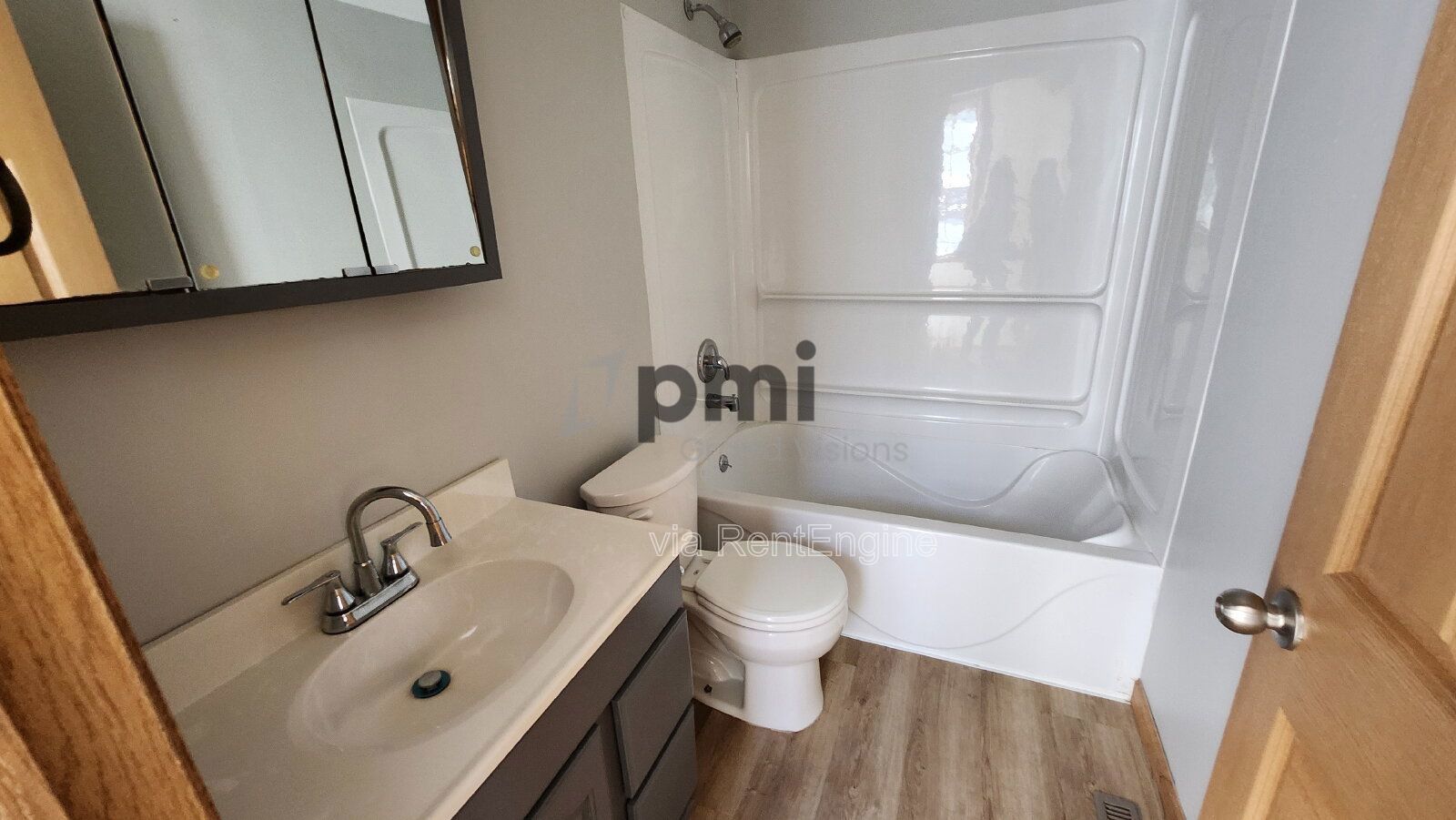 Charming 3-Bedroom Retreat with 2 Full Baths in Warrensburg! property image