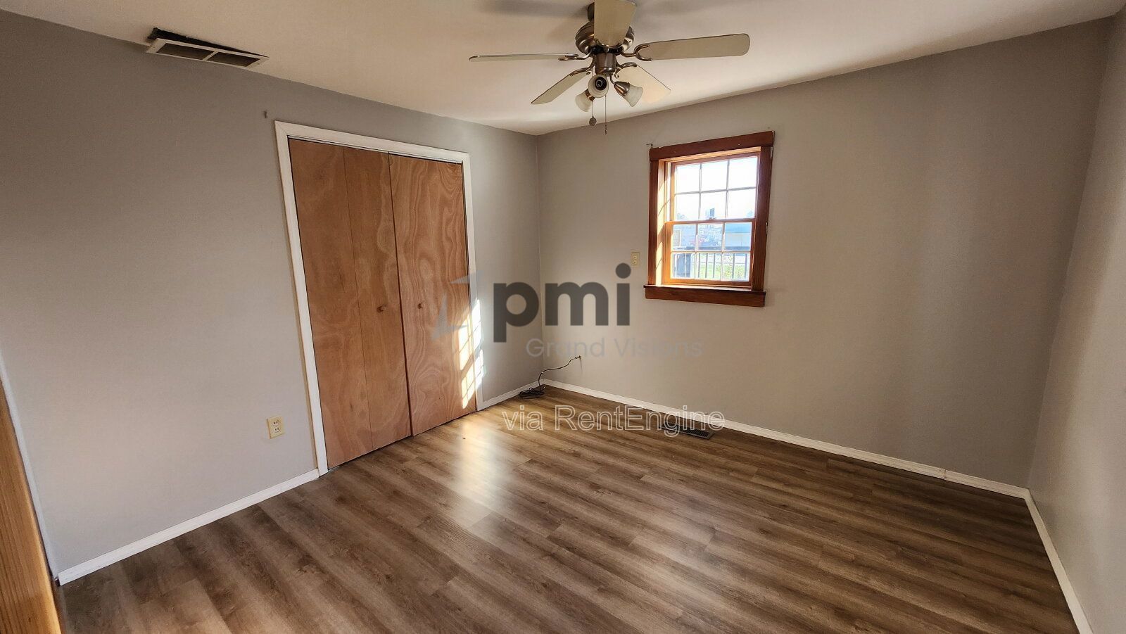 Charming 3-Bedroom Retreat with 2 Full Baths in Warrensburg! property image