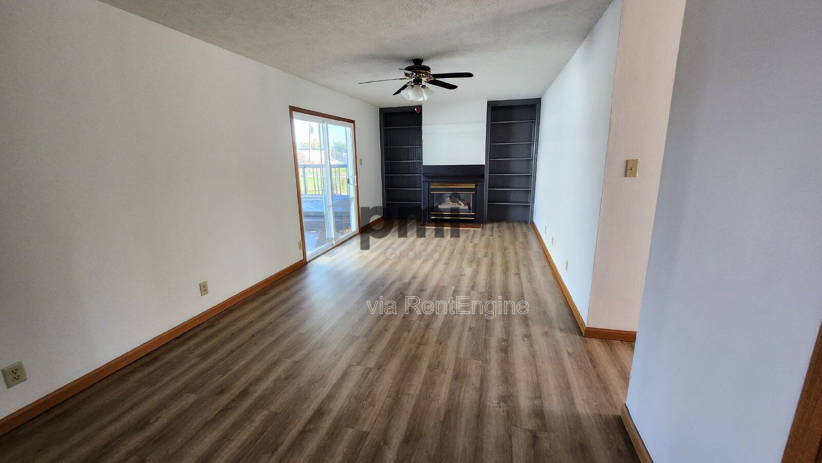 Charming 3-Bedroom Retreat with 2 Full Baths in Warrensburg! property image