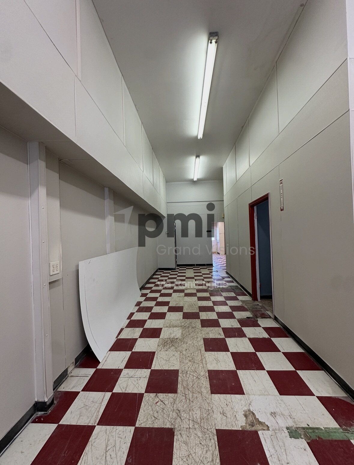 COMMERCIAL UNIT property image