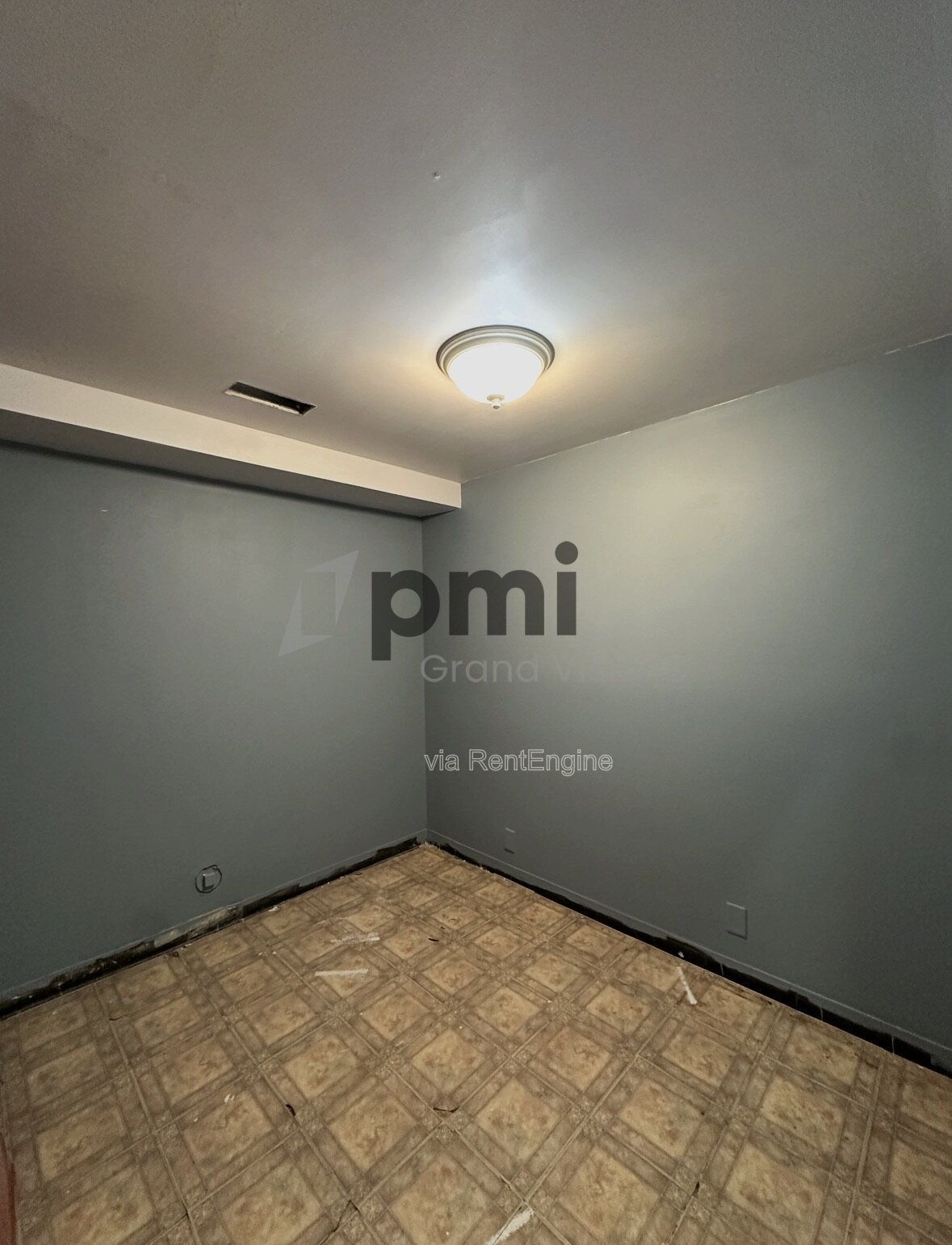 COMMERCIAL UNIT property image