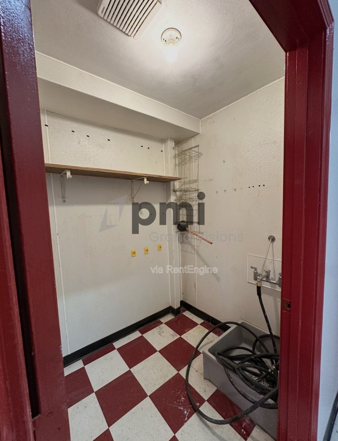 COMMERCIAL UNIT property image