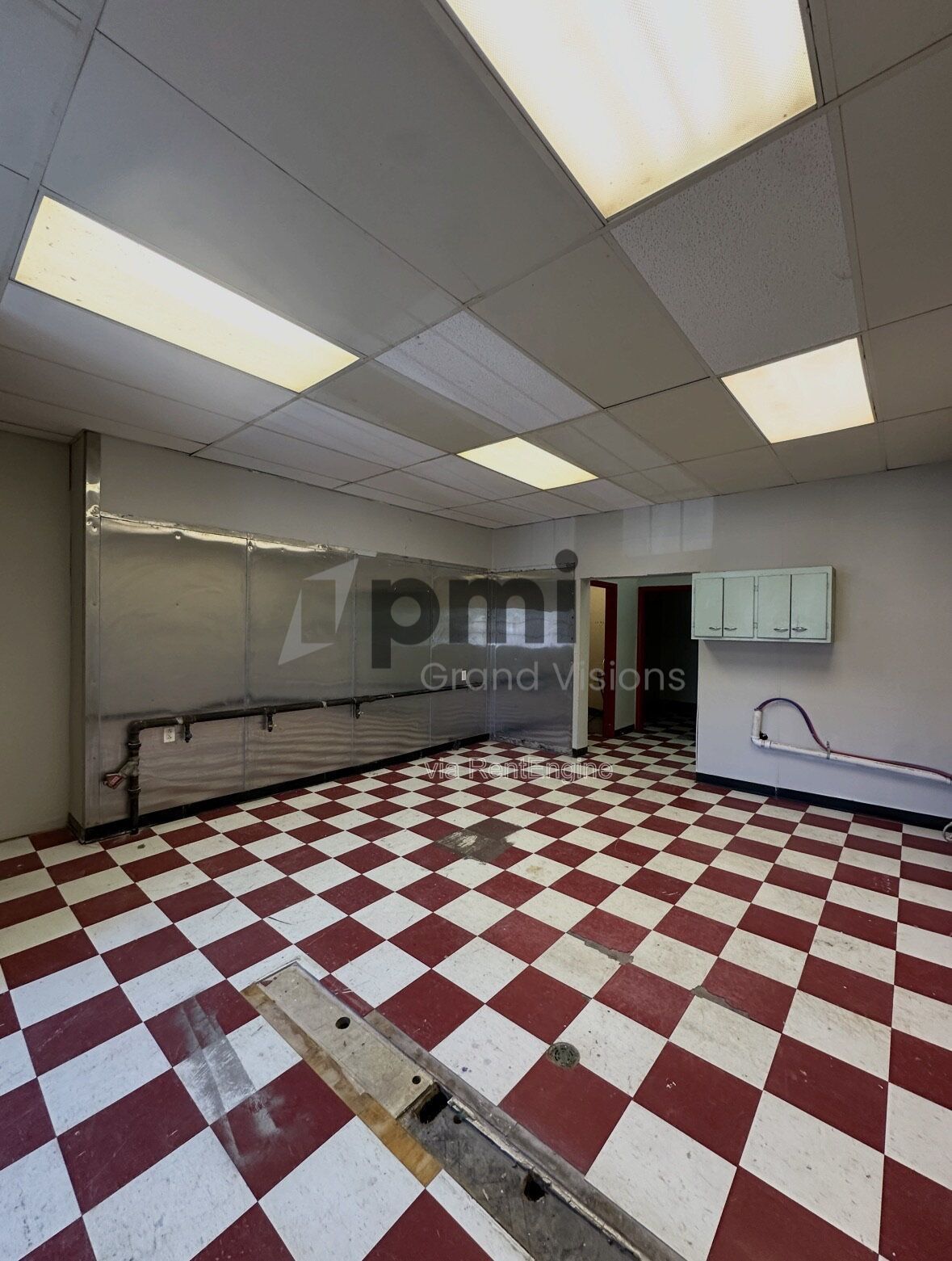COMMERCIAL UNIT property image