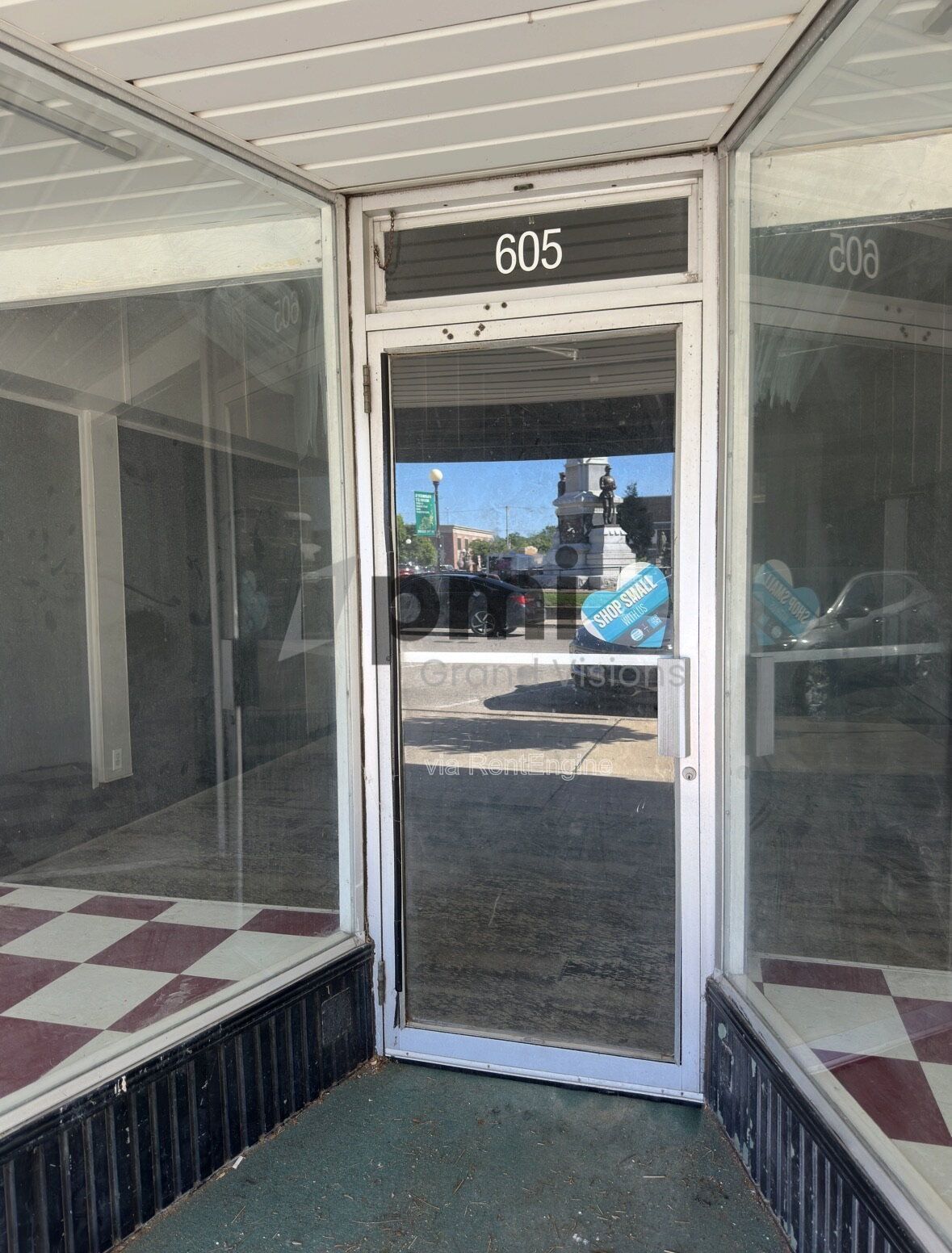 COMMERCIAL UNIT property image