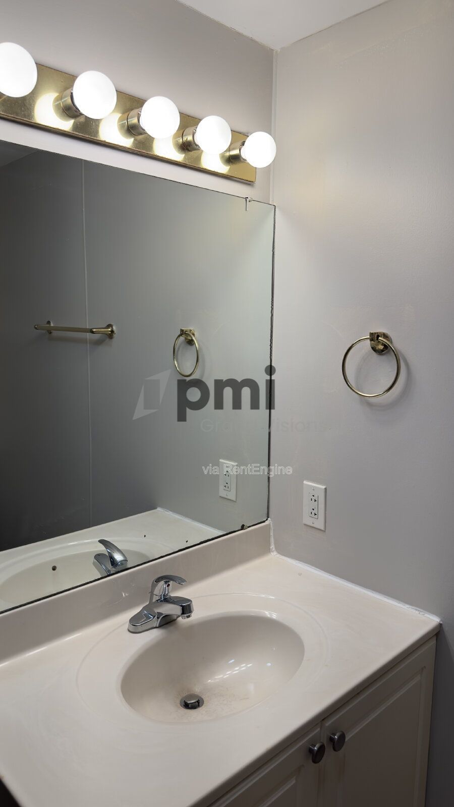 16 West Buchanan Unit 4 (Charleston) 1 bed 1 bath property image