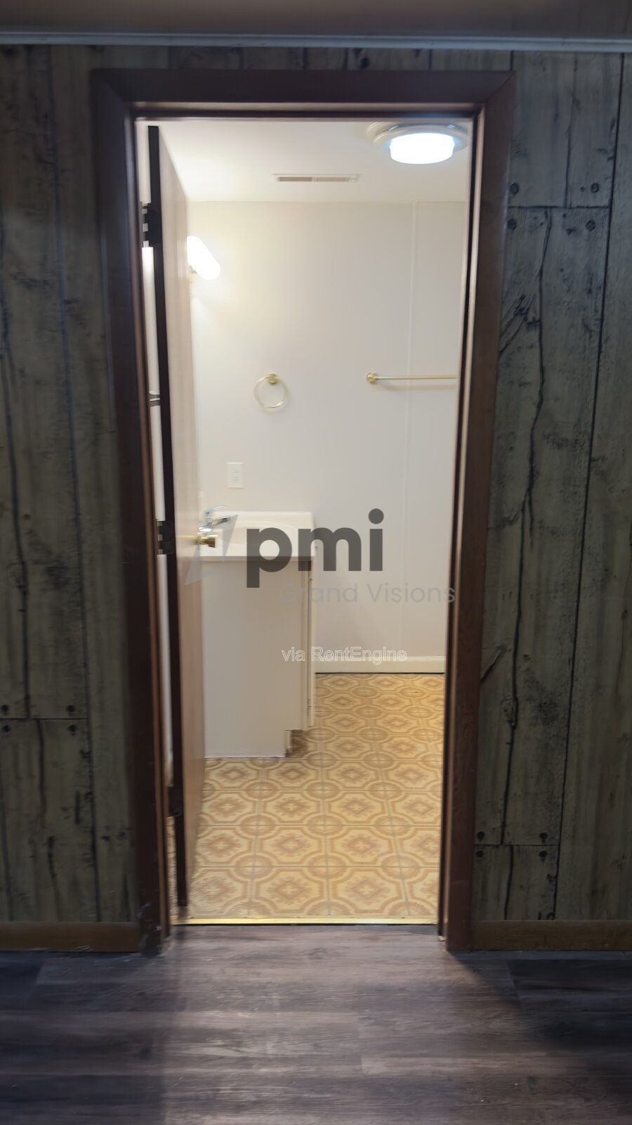 16 West Buchanan Unit 4 (Charleston) 1 bed 1 bath property image